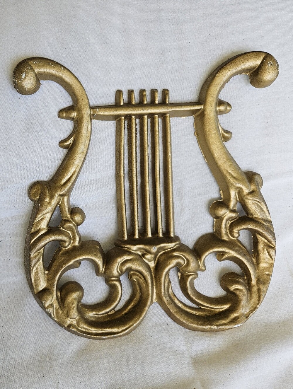 Pair Of Vintage cast metal lyre-shaped musical harps Gold 8 Inches